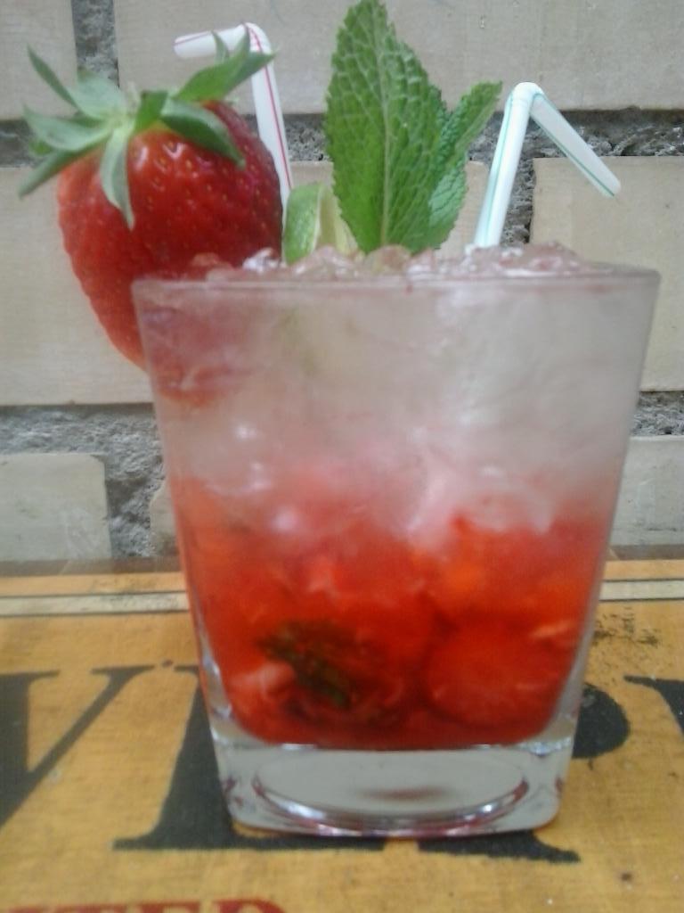 Tarde de Mojito d fresa uiii que ricos