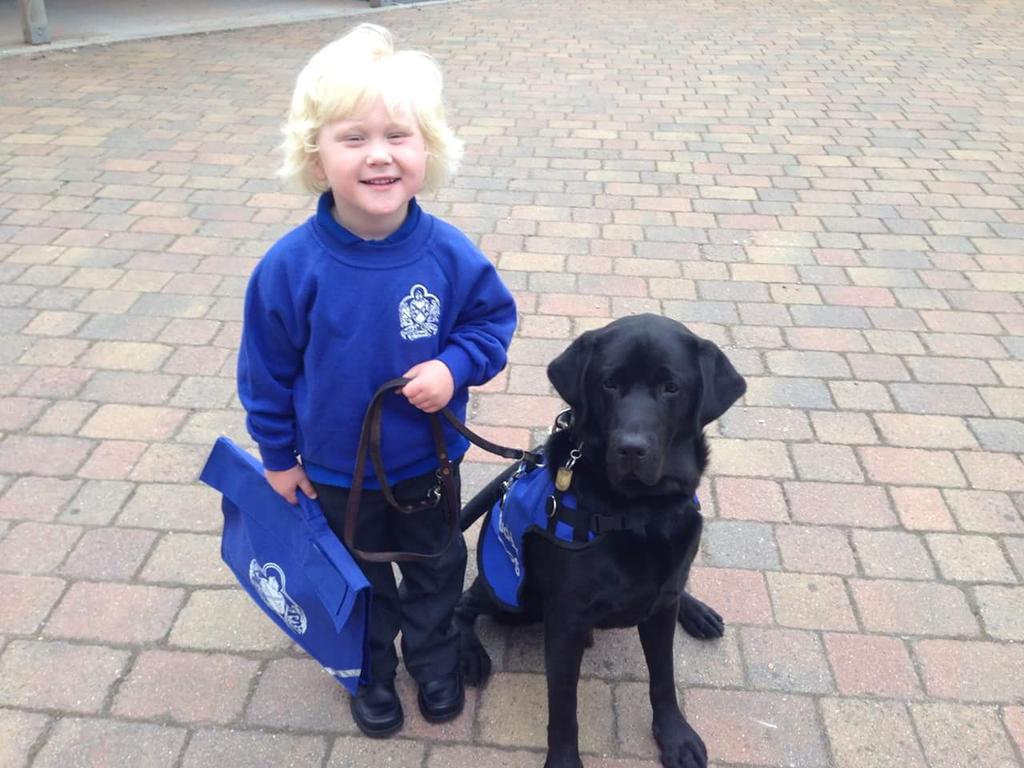 HumphryesT's tweet photo. Extremely excited to be running bristol half marathon for this fabolouse little boy http://t.co/MzcjBqwisY