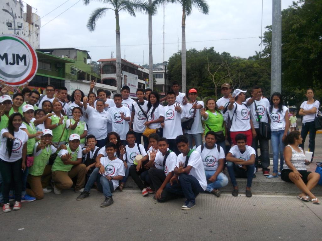 ClaVerCorVaz's tweet photo. @HectorAstudillo GOBERNADOR!!! por un #GuerreroEnPaz LLEGO LA HORA Y ESTAMOS LISTOS!! http://t.co/34KEqfz3Rp