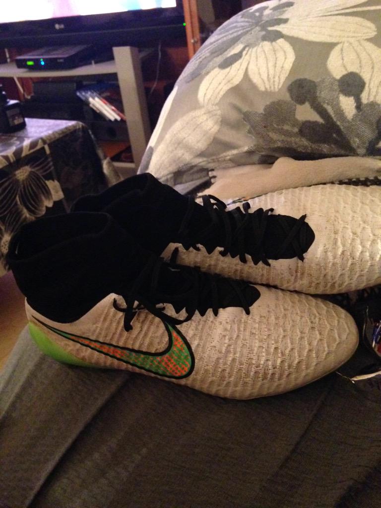viqueirajr's tweet photo. Muchas gracias @SergioRH39 💪😀 http://t.co/P5v8ioxLCD