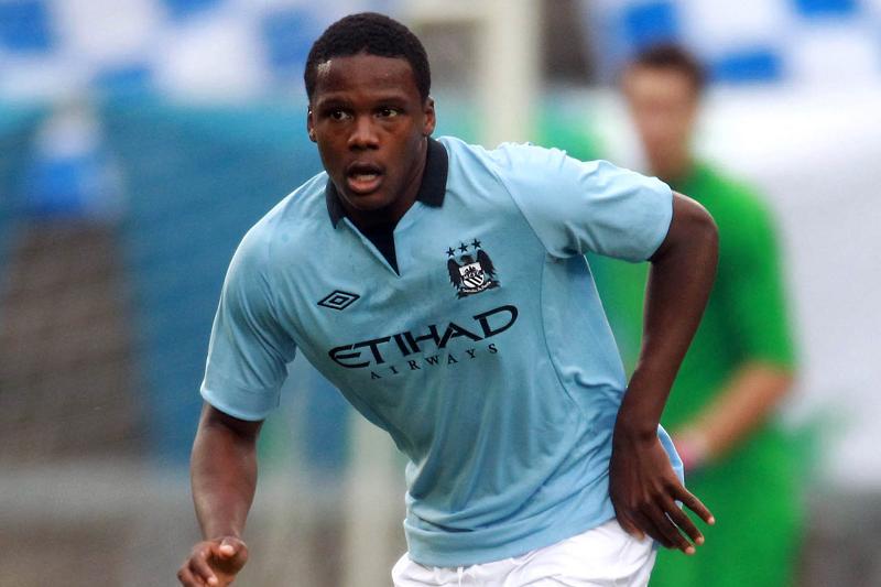 scotsunsport's tweet photo. EXCLUSIVE: Dedryck Boyata is tonight poised to become Celtic's first summer signing. http://t.co/0LQ4h5zOlp http://t.co/iPXhfrj1mU