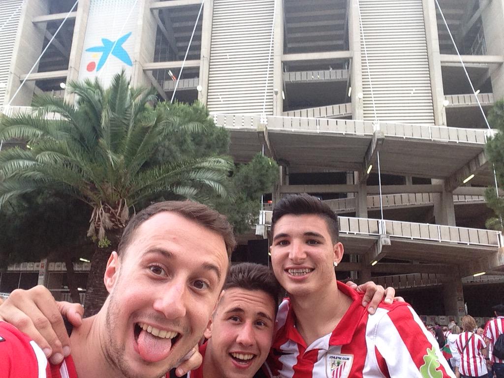 jare_do's tweet photo. Fin de semana. Una pena el resultado, pero... Espectacular lo vivido, grandísima afición y grandísimo el Athletic! http://t.co/hPSFpkJ1B9