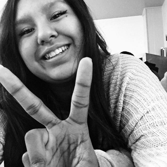 TheLifeofKarlaa's tweet photo. #TheMattProject 
 hi im karla, im from San Antonio and im 1,350 miles away from Matt 💟😇 @TheMattEspinosa http://t.co/xxExcf9qRF