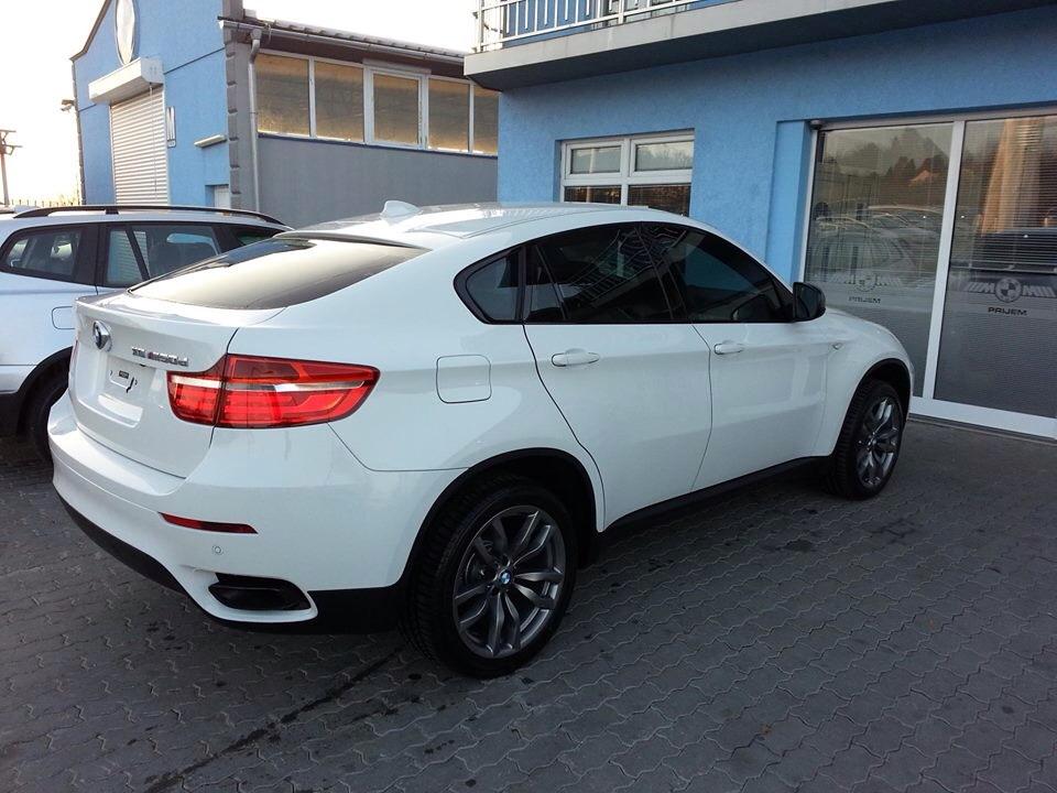BMW tweet media