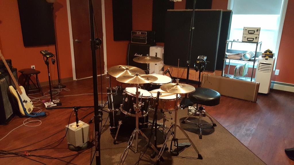 theohmys's tweet photo. That's a rap! 5 hours and 4 takes later, our first single has been recorded.  🎶 http://t.co/MruqwDwpYV