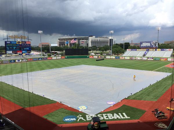 RossDellenger's tweet image. New blog: #LSU's game Sunday night won't be televised and won't - GET THIS - start on time bit.ly/1PXcAMZ