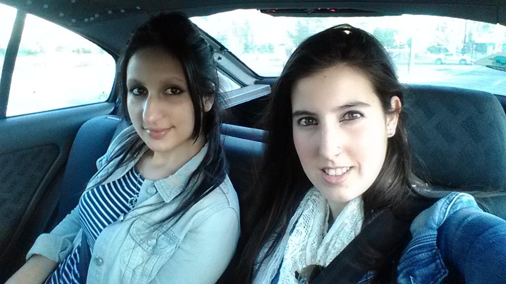 esterhermanas's tweet photo. En el cochesito http://t.co/Jj3RqAwig8