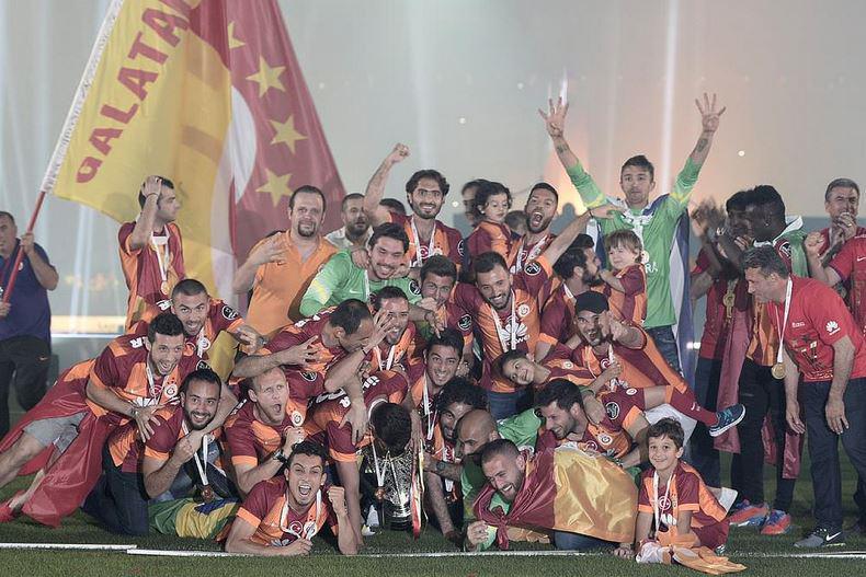 Pandev and teammates after winning the league trophy Pandev and teammates after winning the league trophy