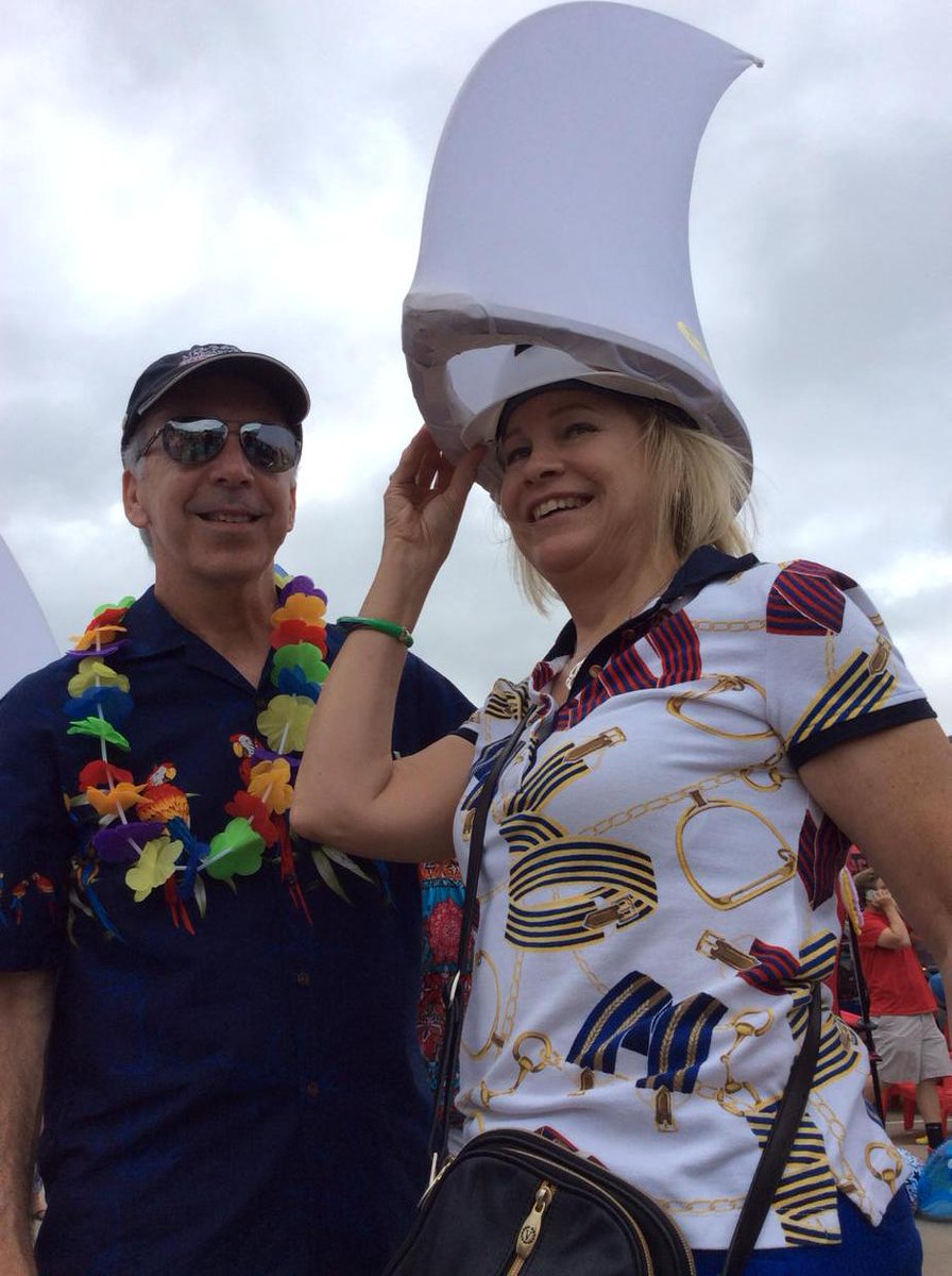 morgan1_janice's tweet photo. The #FinMen let me try on one of their #FinHats ! They were #scoolin around during the #Fins song @jimmybuffett show http://t.co/03ZEilo66w