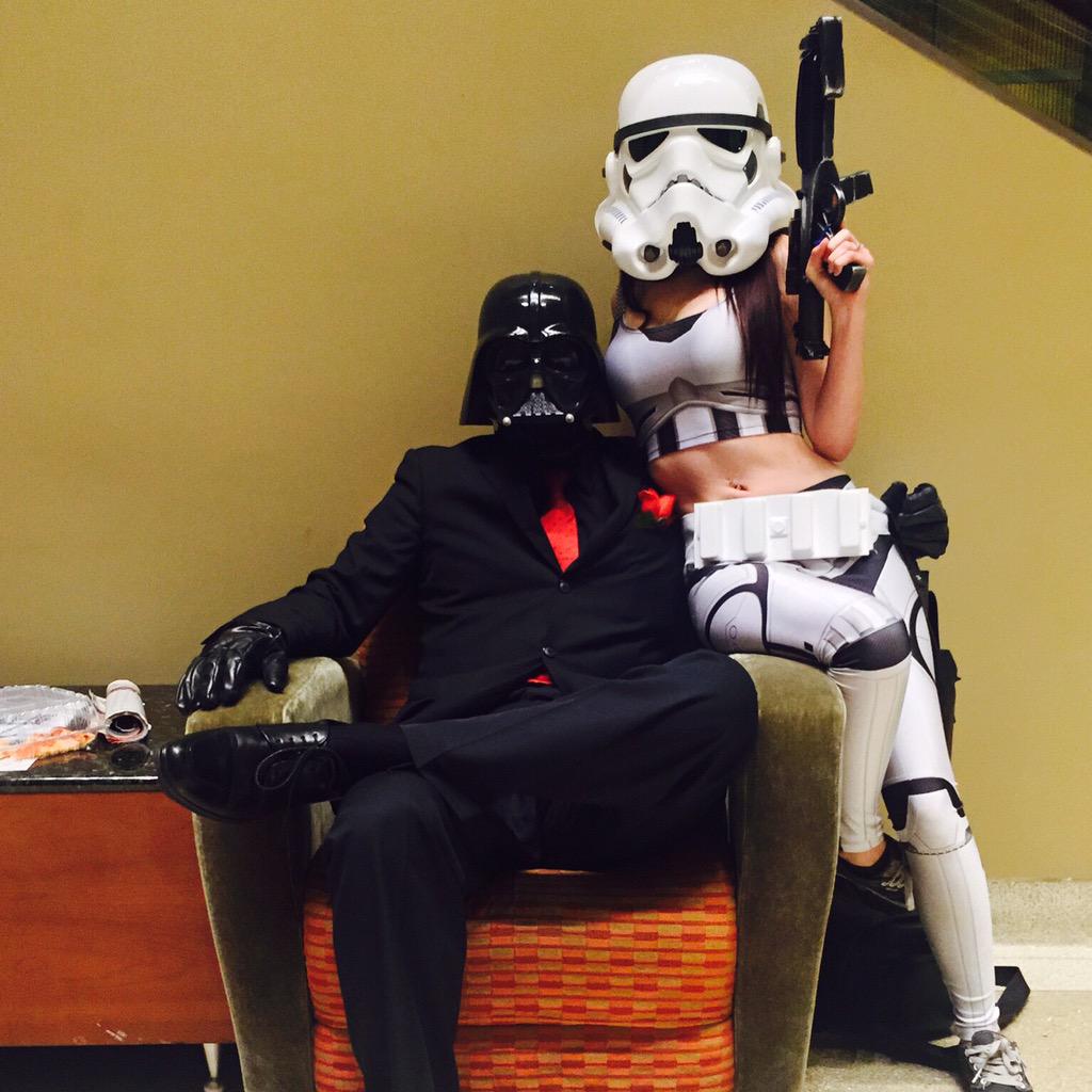 C3Pwhoa's tweet image. Hanging out with Darth. #StarWars #DarthVader #Stormtrooper #PhoenixComicCon #Phxcc