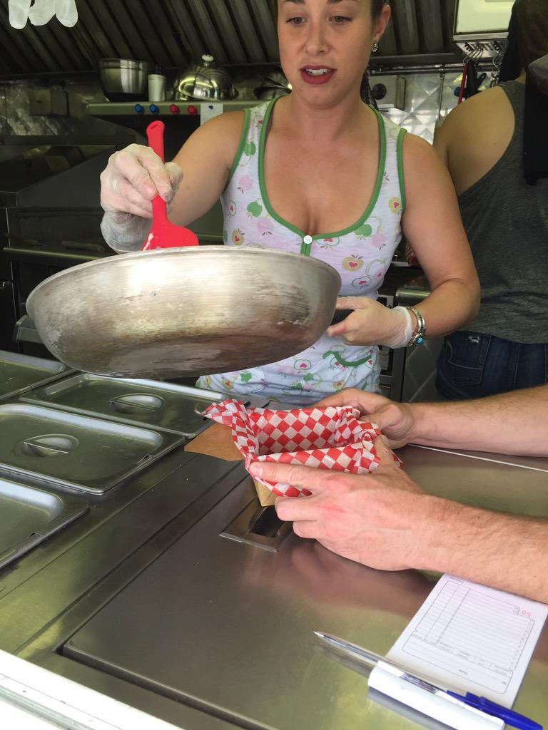 susie_parker's tweet photo. Checking out @ROLLINGSTOVE in #Kelowna today #foodtruck http://t.co/WB9OdaWOc3