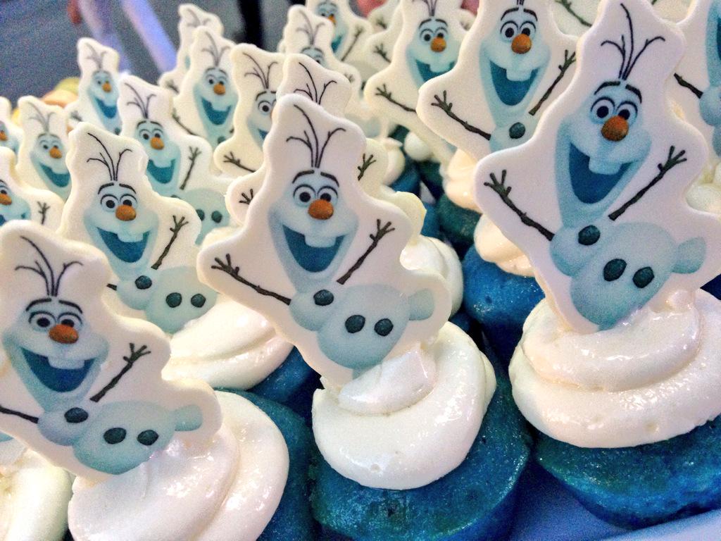 DisneyNoF's tweet photo. Hi, I'm Olaf! #DisneyNightOfFantasy #IPW15 http://t.co/nGBiW8ZrUA