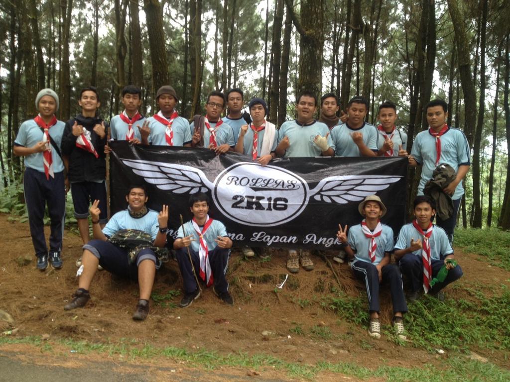 Livan58_SHS's tweet photo. Rombongan lima lapan enam belas! ROLLAS'58!!👏👏 #58STAYHIGH http://t.co/LjGHSh0Wh7