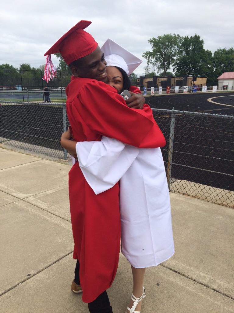 lydiafordalston's tweet photo. We did it, Zaaayyyy! ❤️😘🎓 #MyBestFriend #TwoDaysInnaRow #WereDoneNow #LakeshoreAlumni http://t.co/2J99rrOaLv
