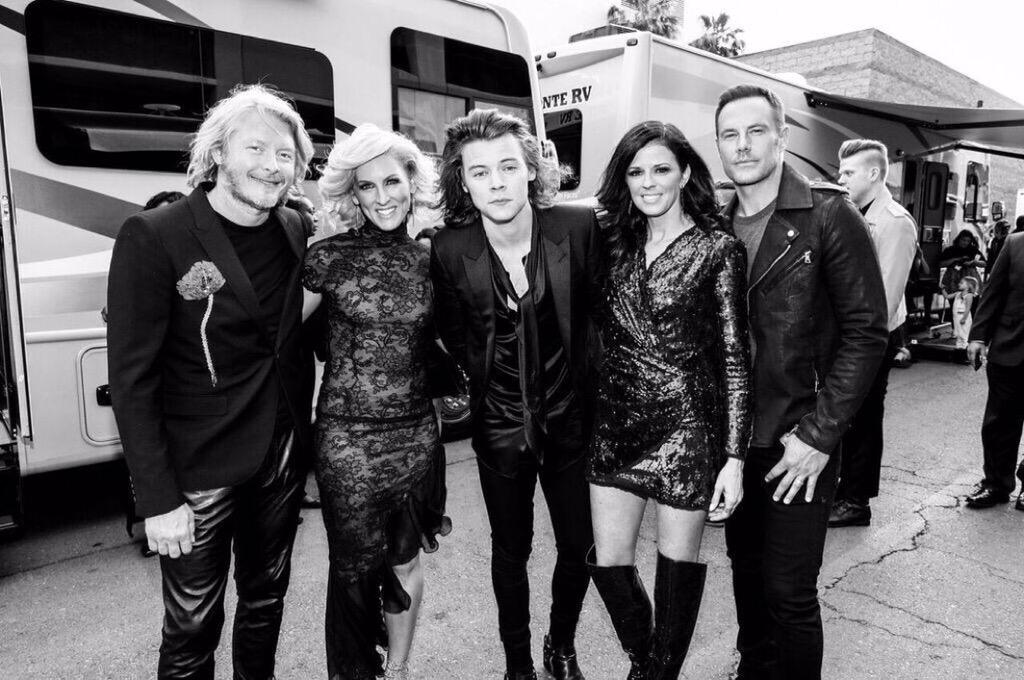 mt_tal's tweet photo. The boys backstage at the BBMAs! #32 (17.5.2015) http://t.co/6rkgtVV66D