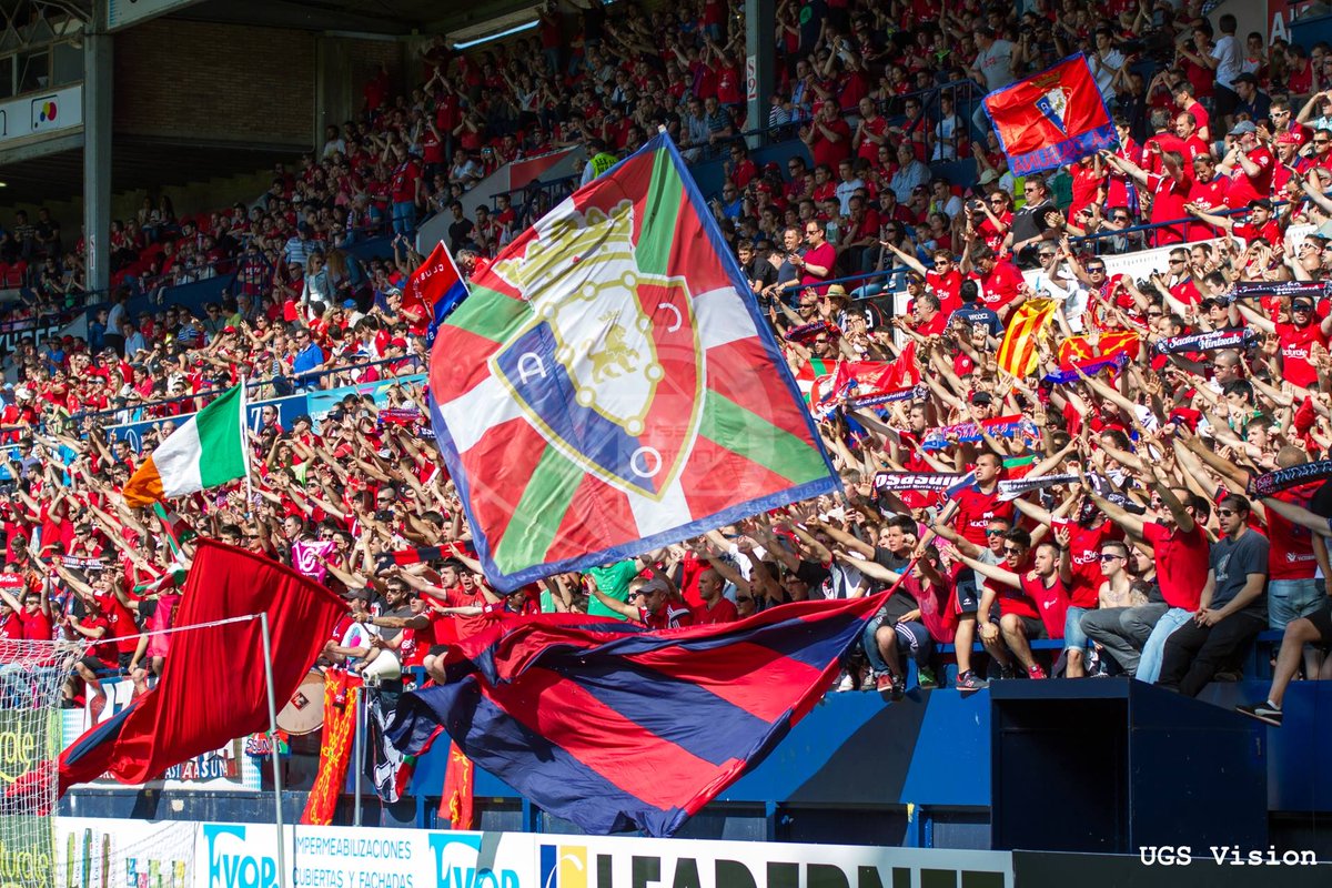 JJRuiz_7's tweet photo. Una gran foto la de @rodrigo_ji para un mejor día de la parroquia rojilla #Osasuna #IndarGorri http://t.co/1QILoRJWH8