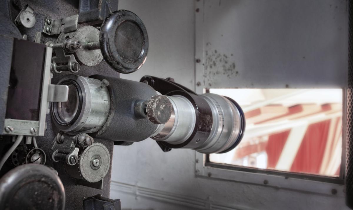 TechnicallyPHL's tweet image. Email? Too easy to ignore. @projected_u is using projectors to pique student interest bit.ly/1BpgvpO