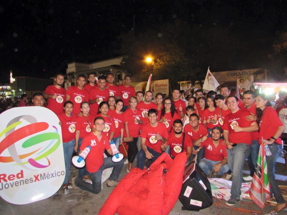 Edgar_Ceballos4's tweet photo. #JoveNachos respaldando a los mejores candidatos #NachoPeralta #EsperanzaAlcaraz #NormaGalindo #ChevioMesina http://t.co/YO1jYa5yes