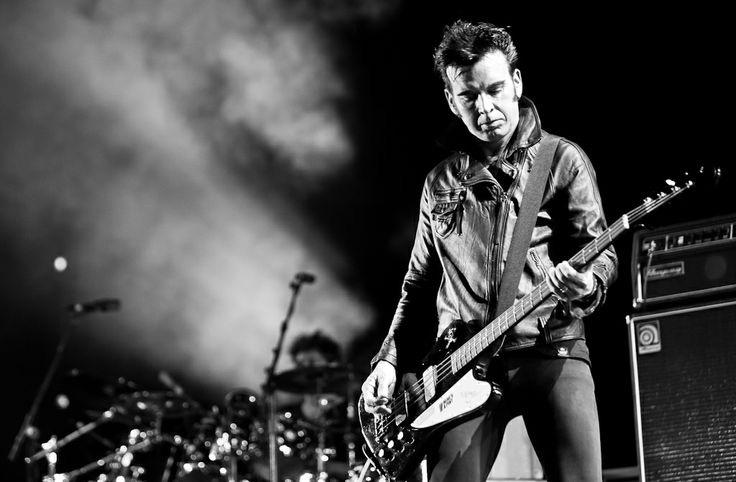 Happy Birthday Simon Gallup. 