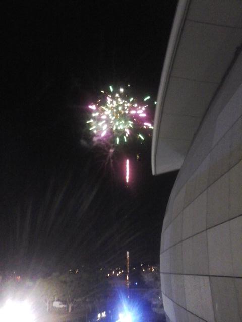 Gran cierre de domingo con fuegos artificiales !!