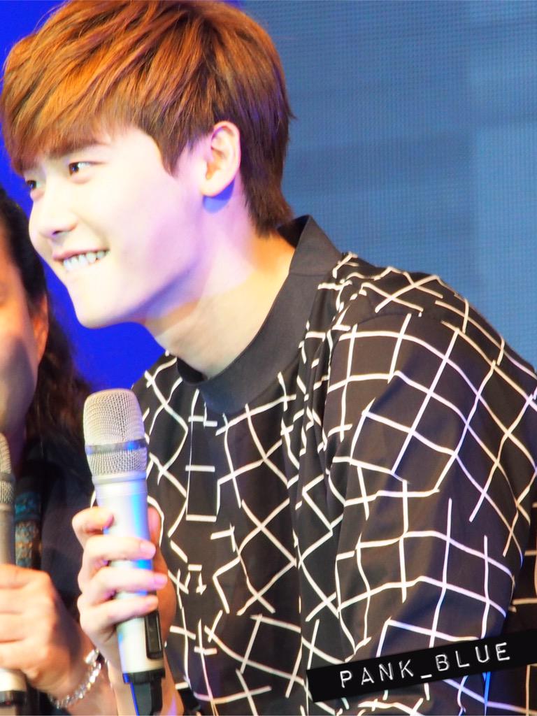 Pank_Blue's tweet photo. [HD] #LeeJongSukFanmeetinginHongkong #이종석 MISS HIM SO FREAKING MUCH 😢 [Don't Crop out logo and don't edit] http://t.co/EL3BiQbIcu