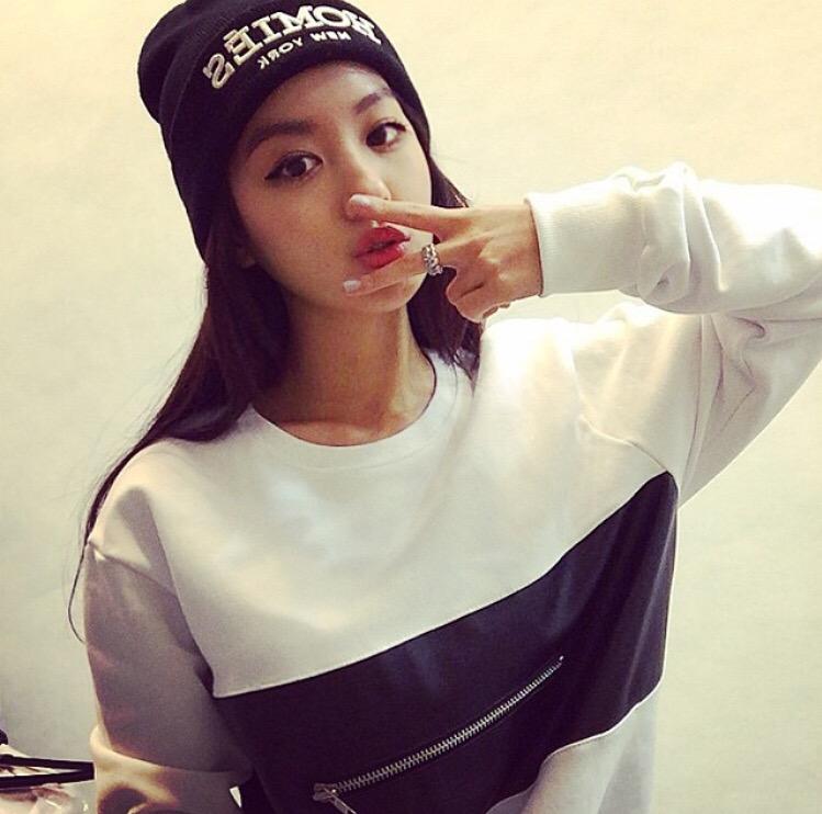 김희정 bot tweet media