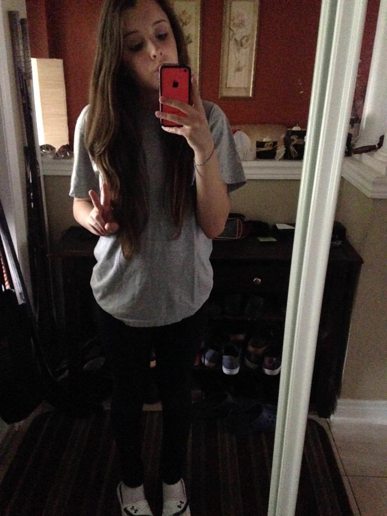 fullmoonbri's tweet photo. hi I'm bri from Toronto and I'm 4,020 miles away from matt, but one day we'll break the distance #TheMattProject 🌃💟 http://t.co/Xj4tRIGW6j