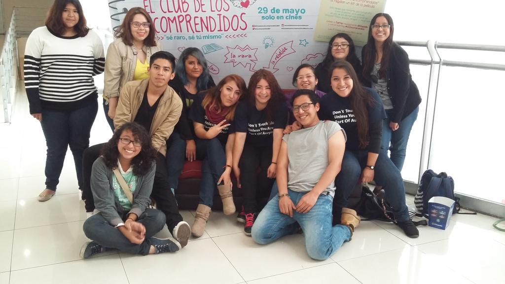 VianArmendariz's tweet photo. Hoy fuimos a ver en @Cinepolis de @plazauniversidad #CCIncomprendido con parte de el club @AurynDFMx @AurynMexico😆😍 http://t.co/P9PxFy3O2k