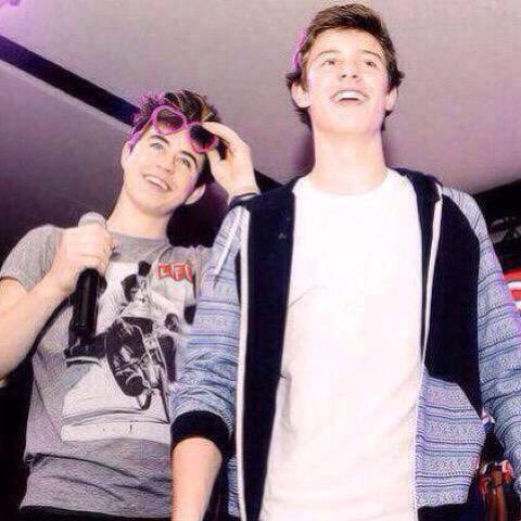obrienstfu's tweet photo. Fetus Nash and Shawn😋 #ShawnForMMVA http://t.co/KtfoD3Ho3D