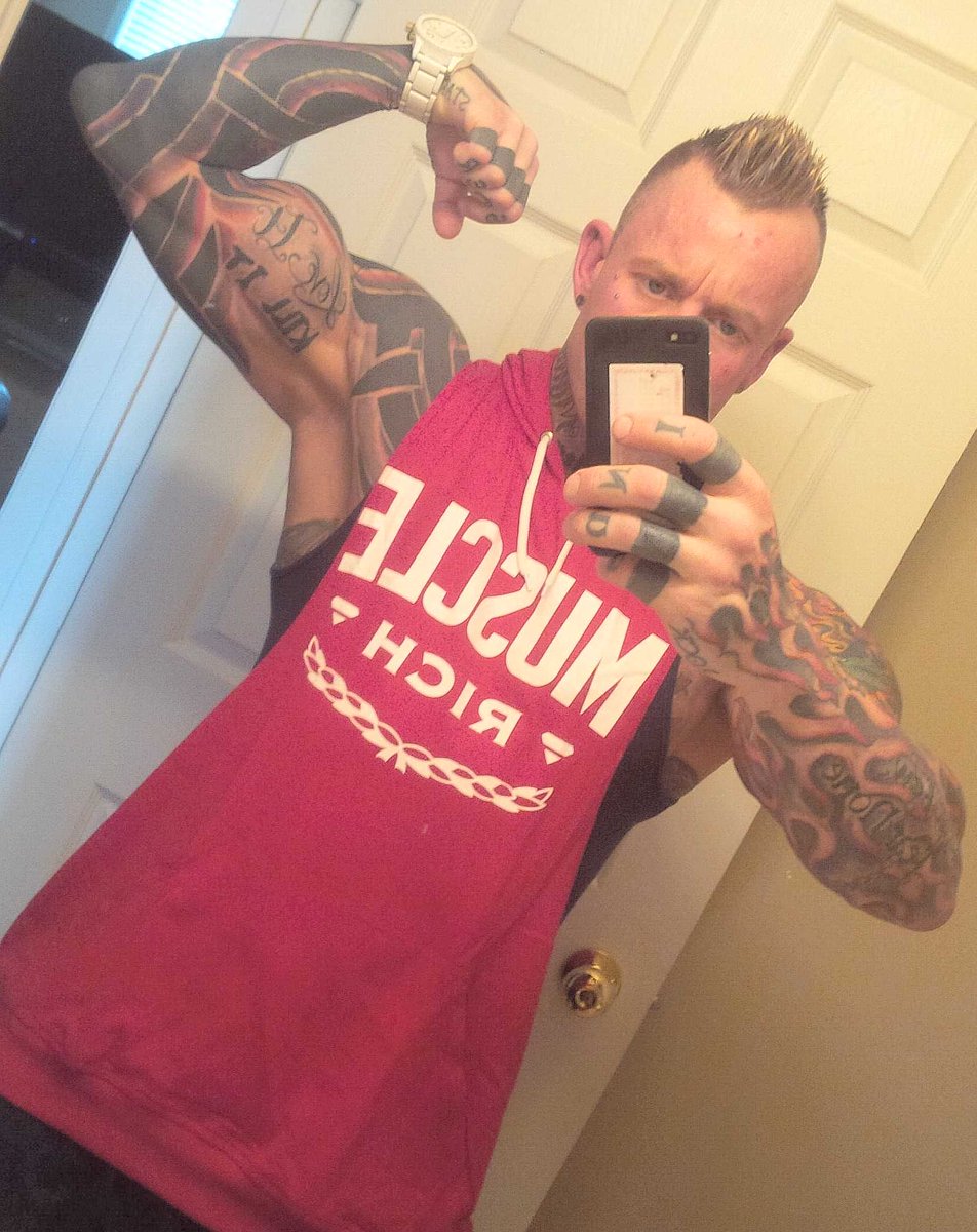 mattybadboy2383's tweet photo. #musclerich #badboy #beastmode #justjackd #loveitkillit #hulkmode http://t.co/q9x6KWDnzg