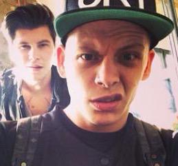 mydarlingdanny's tweet photo. My sucky attempt at a @Lewi_Rixton face. @MorganMondayys #MorganMonthStyle #MayIsMorganMonth http://t.co/vFDXgwlIQC