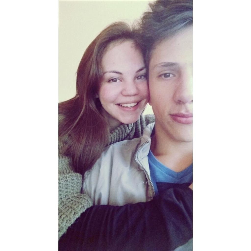 LuanaaMooreira's tweet photo. Dizem que quando se gosta de algo ou alguém, a gente cuida, protege, quer estar perto, fazer parte da vida 😍  Te amo♥ http://t.co/PrjLceCSe0