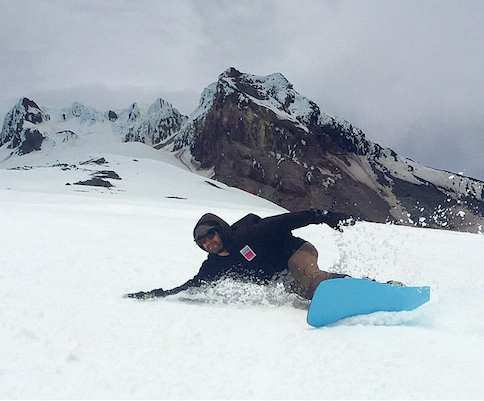 HighCascade's tweet photo. Maxwell Carl Scott gets a good feel for the snow conditions on #MtHood. #SpringBreakSnowboards #TropicalTurns #Palmer http://t.co/AFWVsYPOpJ