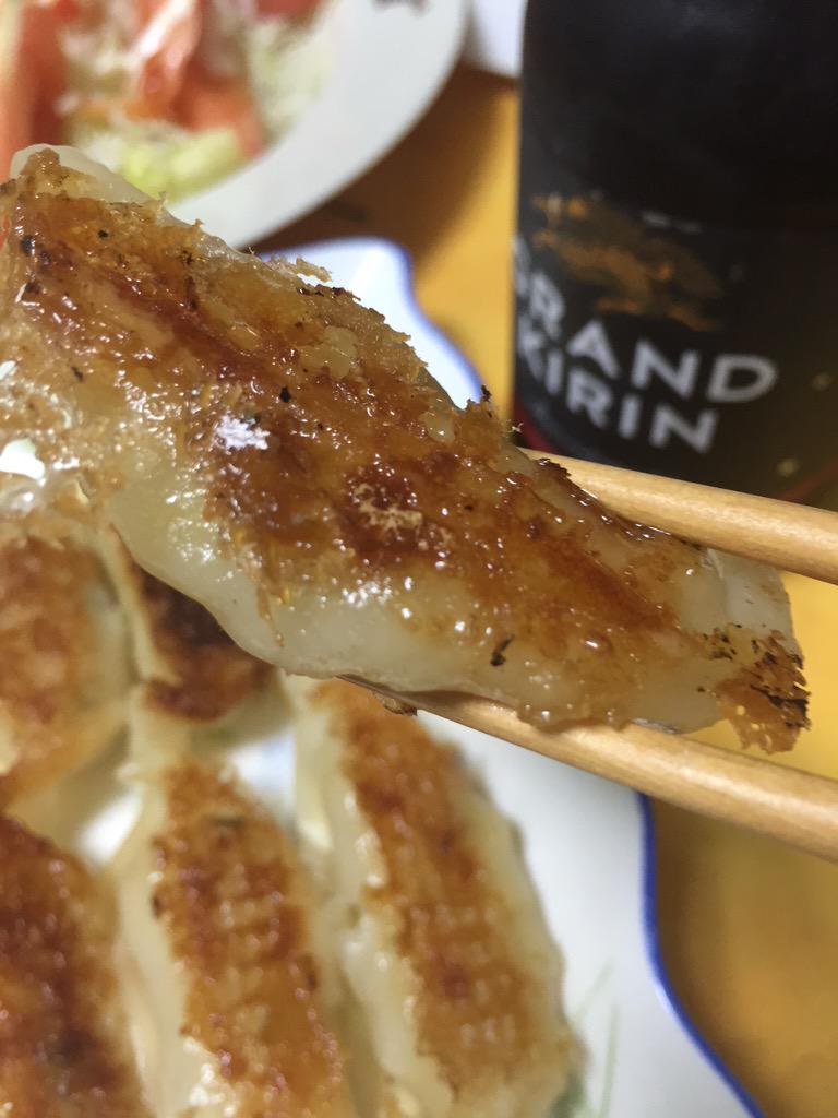 devikhwang's tweet image. 유혹에 져버린 어느 밤...
誘惑に負けてしまったある夜...