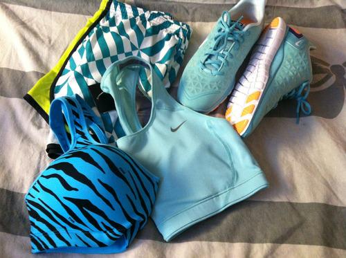 WorkoutCIothes's tweet photo. Need this outfit http://t.co/OhGbxAlu0r