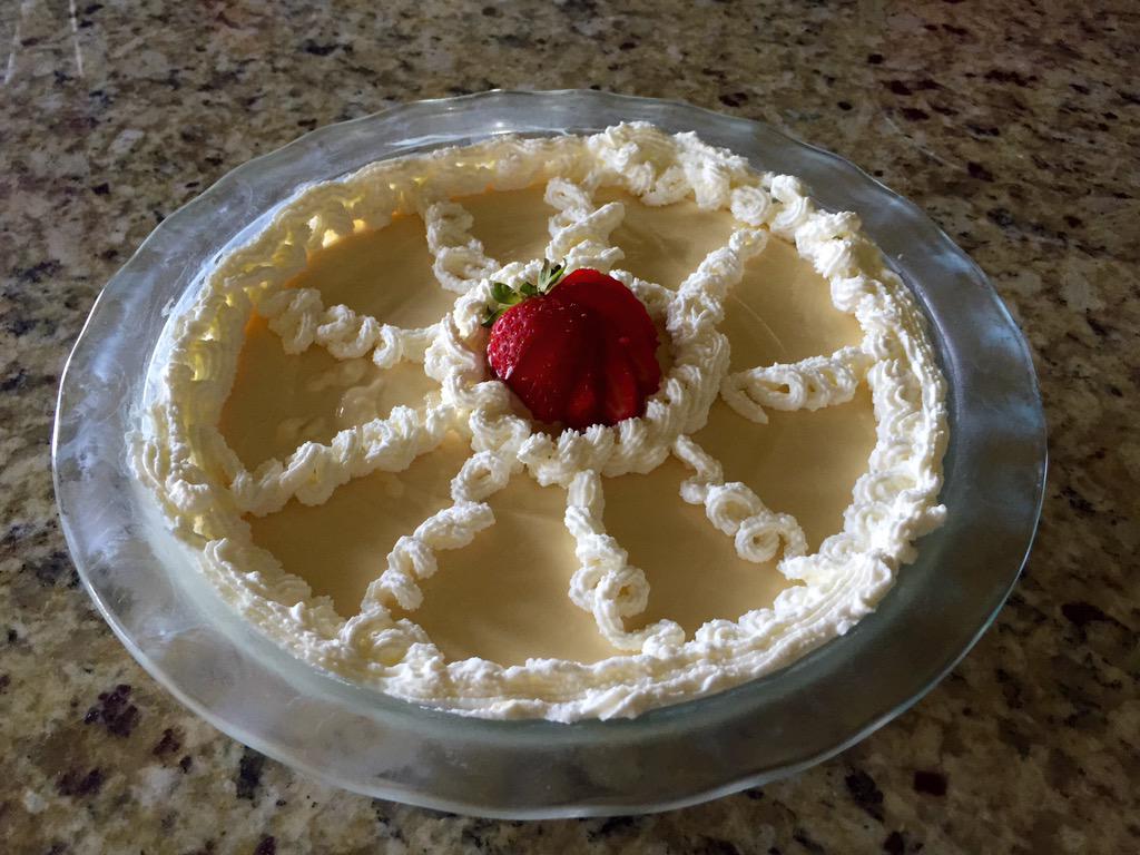 AidanTMaiden's tweet image. I conquered homemade Key lime pie! #homemadecrust #homemadefilling #homemadewhippedcream #yesididthat #itwasdelicious