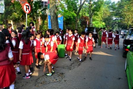 sdbpiyes2's tweet photo. Semangat #Pagi #GPS
@ridwankamil,@OdedMD,@aheryawan,@disdik_bandung,@DiskominfoBdg,@se_bdg,@pietdoank,@GPSbdg http://t.co/KdKiPQnKz3