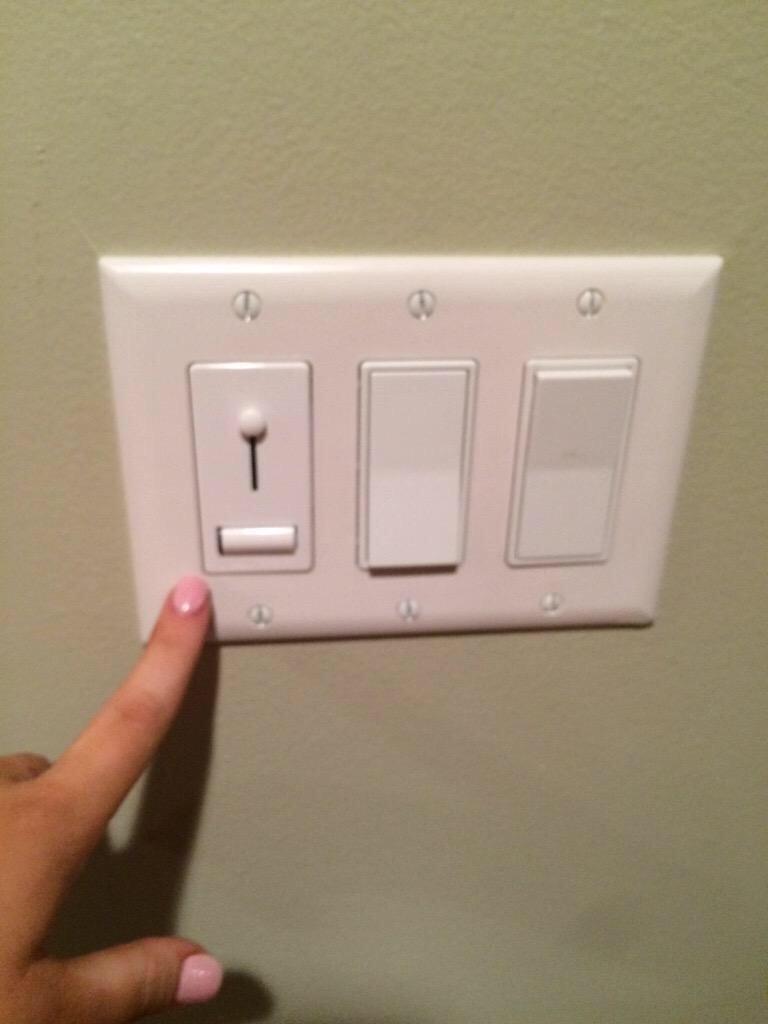 LightSwitchPorn's tweet photo. GAWD DAMNNNNNN 😩😩😩 http://t.co/ab0tKDhEdX