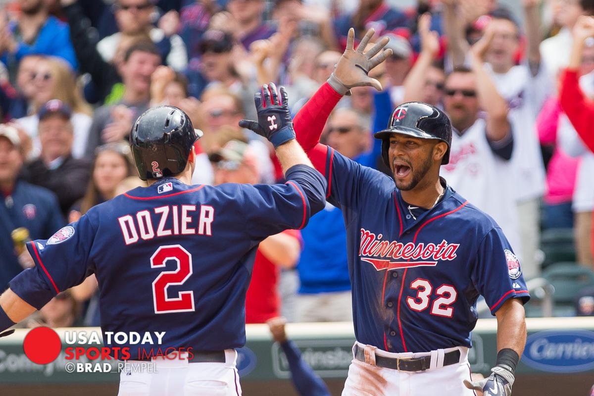 brad_rempel's tweet photo. An excited @AaronHicks31 and @BrianDozier high 5. #NiceWinToday
#MNTwins #BrianDozier #AaronHicks http://t.co/vgT8xjypne