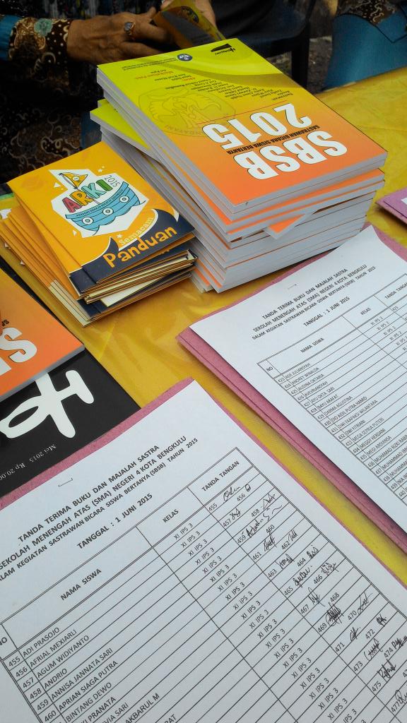 Sejauh ini yang kakak admin lihat, undangan dan peserta yg datang menembus 1000 org ;D #ARKI2015 <a href="/sarimeutia_/">Sari Meutia</a>