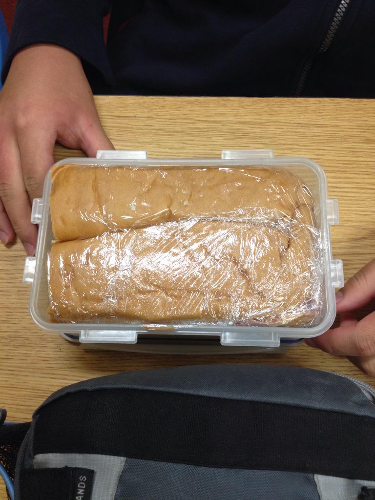 guy_karim's tweet photo. Ham sandwich http://t.co/ZiL9S6KRap