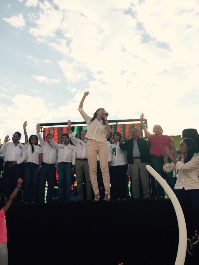 mnelav's tweet photo. Por su apoyo y presencia @Meme_Lozano @GerardoSG @Rene7D @marthaor2010 @CDE_PRI Gracias !#VotaMarianela http://t.co/qdbgJDRLOe