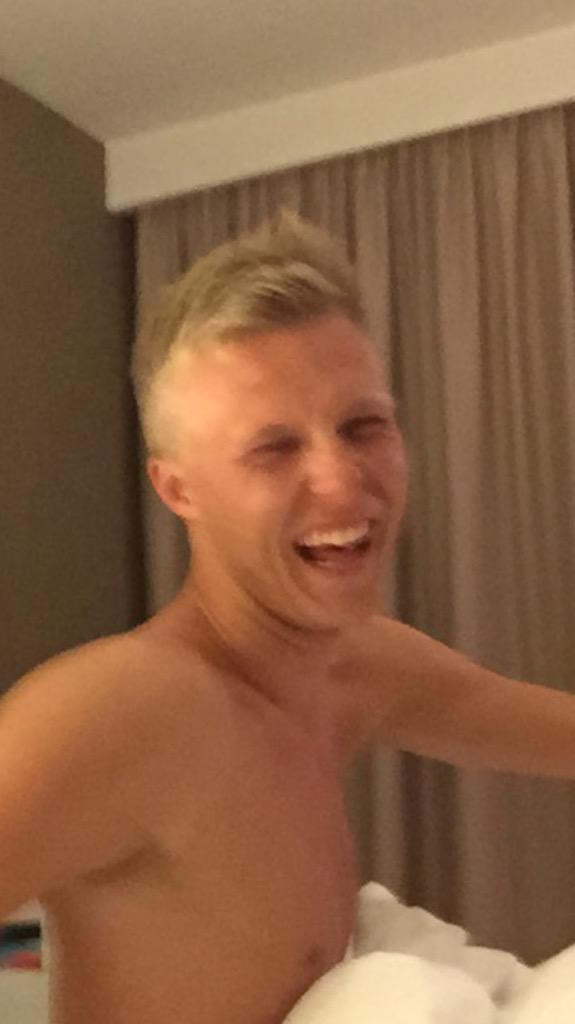 ollelarssonnn's tweet photo. @linushogkvist din chans då analhöken http://t.co/z5tZua3HC5