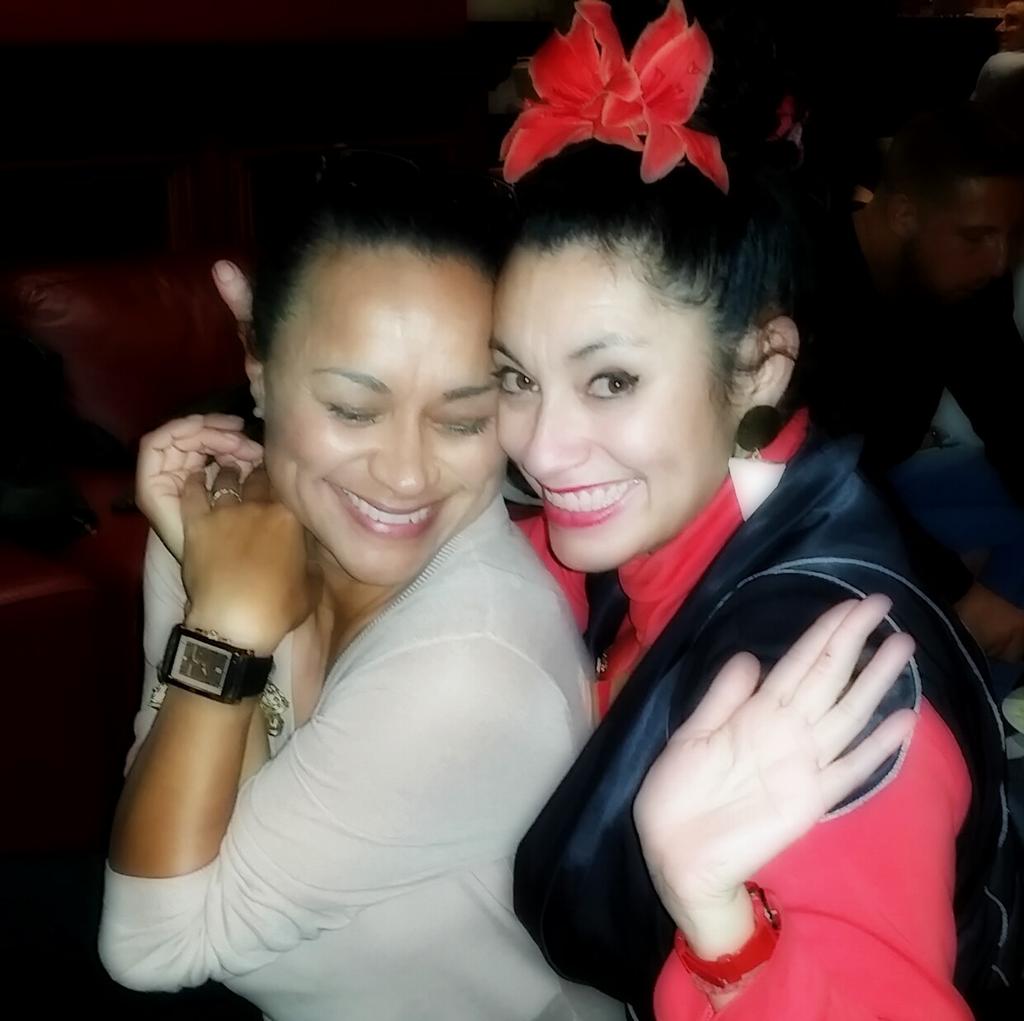 BlackPearlMoi's tweet photo. 🙌woke up
&amp;
found two✨fabulous✨rays of☀sunlight➡"@Amberfy_: So lovely connecting again boodiful Bella! 😃 @arabella_ya
http://t.co/AERADmPRa5"