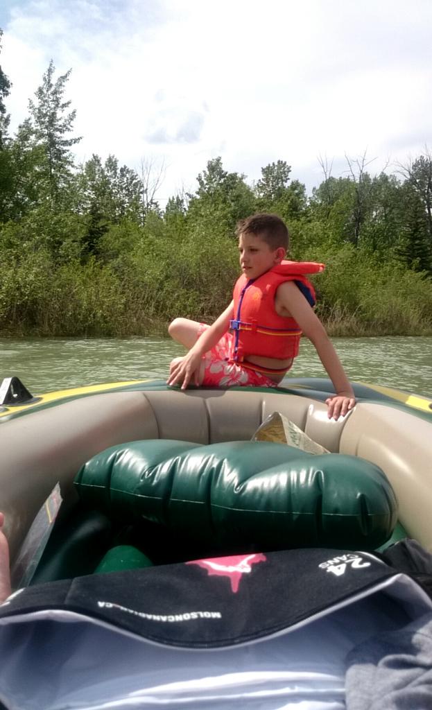 bowfloaters's tweet photo. Took this sailor out for his first bow float ever! #yyc #TagsForLikes #bowfloat #blessed #GameofThrones #boats http://t.co/u8ZJW2yjYt