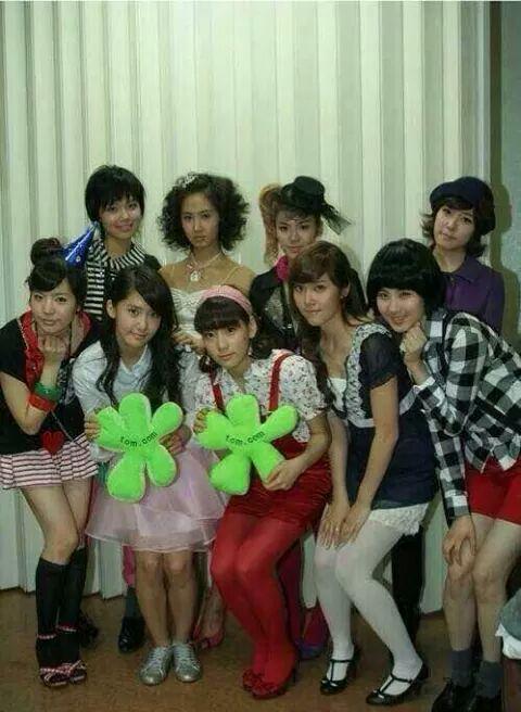 MinhnhutN's tweet photo. My #TeenChoice nominee for #ChoiceMusicGroupFemale is girls' generation http://t.co/IX6KQHsWuh