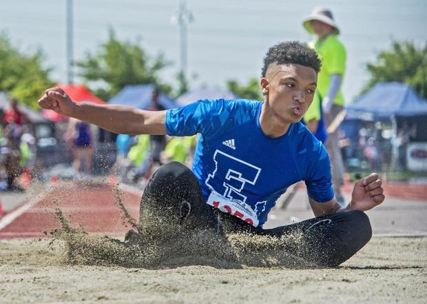 FlyingAJs's tweet photo. #IWANNAHAT @Free_Mason_97 #BACKABAG #USATFBOUND http://t.co/kTHpGijDO4