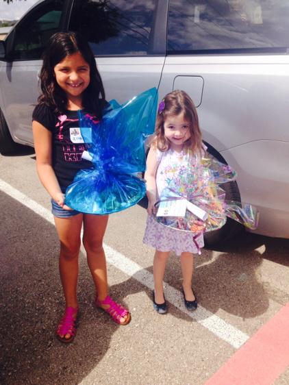 vglark's tweet photo. #acfsoc Delivering encouragement and cookies to first responders in Cedar Park!  Operation Cookie Drop at ACF/BC http://t.co/epJ2pL5Ovr