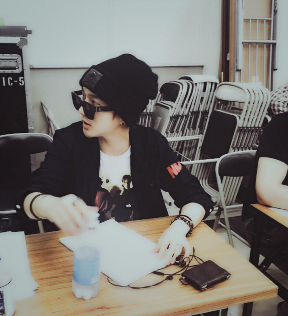 shfly3424's tweet photo. ただ1にちのこった.
2年半ぶりのライブだよ.
すごくワクワクしている.
みんなありがとう！⛅️ http://t.co/gXAi08blvs