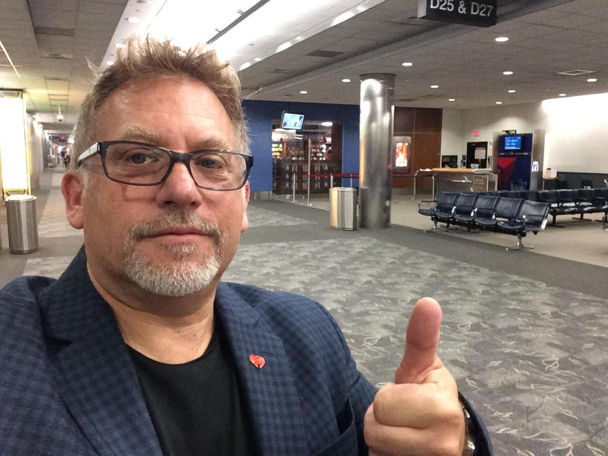 HappyPublisher's tweet image. Off to CMO Digital Conference in Austin baby 6am flight! #untuckyourshirt #keepaustinweird